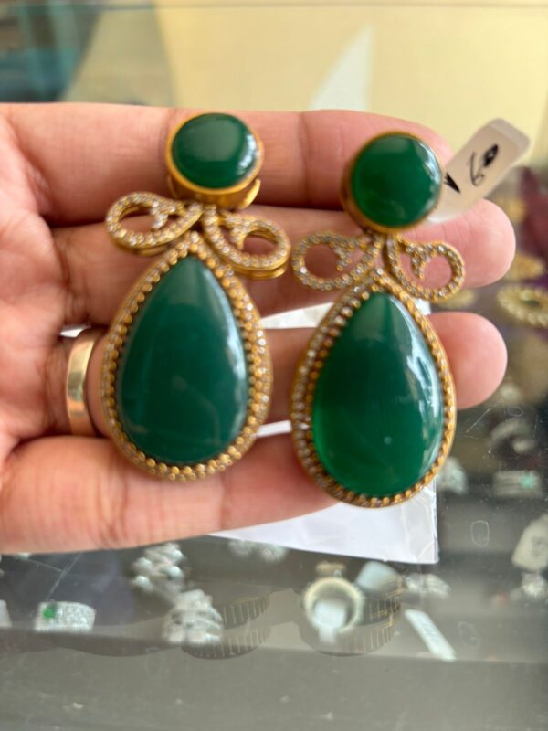 Emeralds stone Earrings