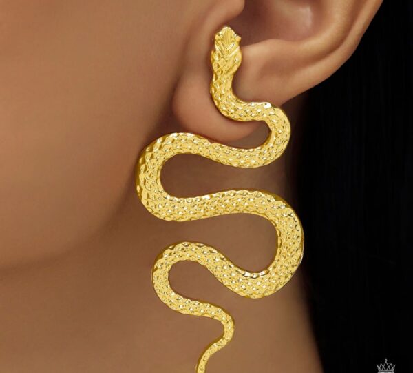 SNAKE TRENDY WESTERN EARRINGS