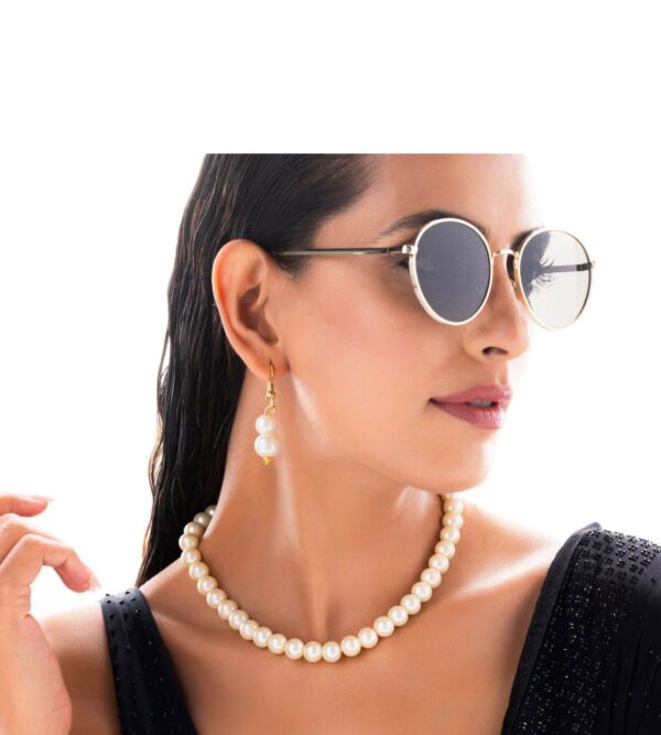 TRENDY SINGLE LAYER WHITE PEARL NECKPIECE