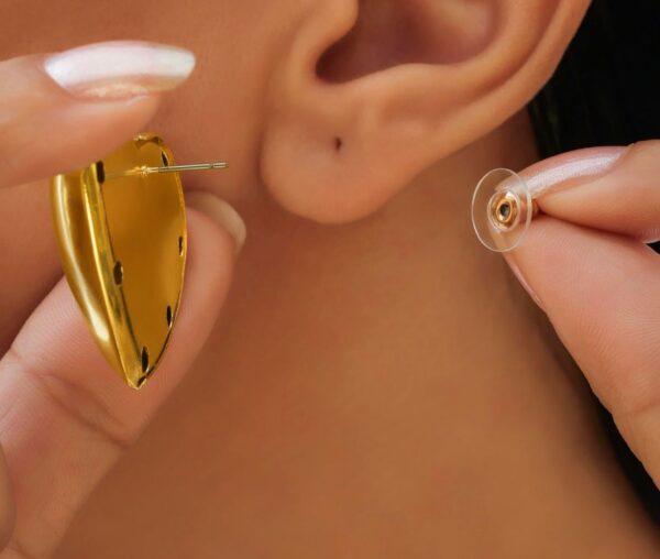 HEART  SHAPED WESTERN GOLD PLATED EARRINGS - Image 2